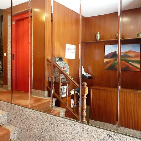 Nest El Camino Hotel *